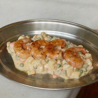 Ensalada rusa con gambas