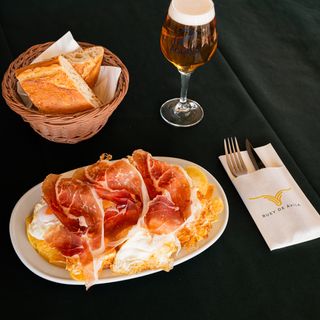 Huevos Rotos Con Jamón Ibérico