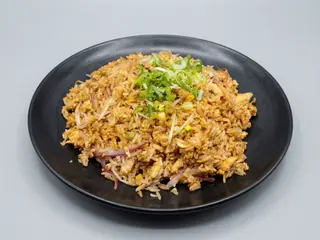 Arroz frito con pollo