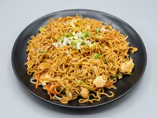 Yakisoba con pollo