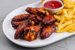Alitas De Pollo Con Patata
