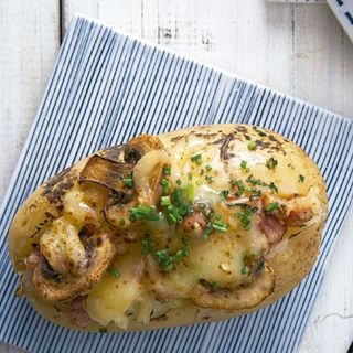 Patata Rellena de Pollo y Bacon ahumado