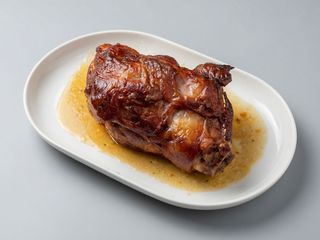 Codillo de Cerdo a la Brasa, en su jugo