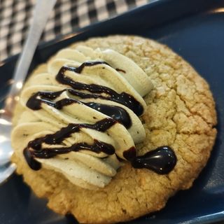 Cookie de matcha y chocolate blanco