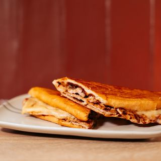 Bocadillo de Lomo y Queso