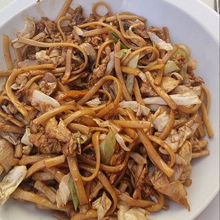 Tallarines con pollo 