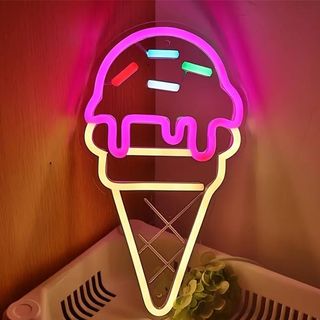 POR LA COMPRA DE 15 EUROS LLEVA UN HELADO 