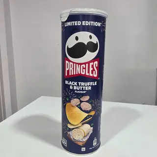 Pringles Black Truffle