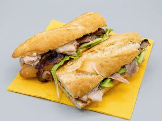 Bocata Mini De Pata Asada