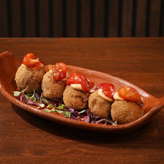 Croquetas de birria de res