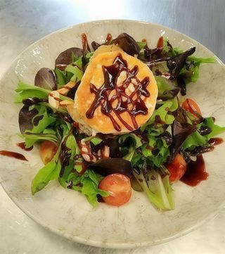 Ensalada De Queso De Cabra