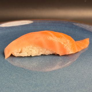 Nigiri de Salmón  (2 Uds)