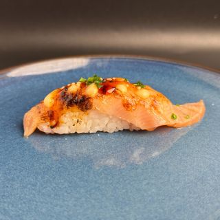 Nigiri De Salmón flambeado (2 Uds)