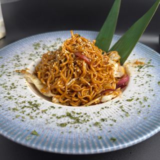 Yakisoba de pollo