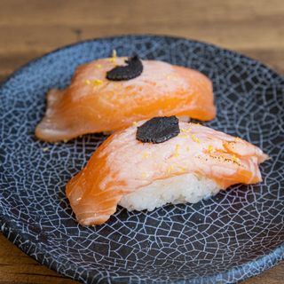 Nigiri de salmon trufado (2 Uds)