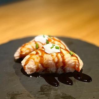 Nigiri de Salmon con queso flambeado (2 Uds)