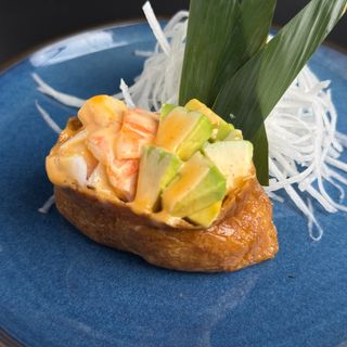 Inari de ebi y aguacate (2Uds)