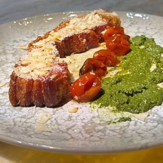 Torrezno con pesto de pistacho 