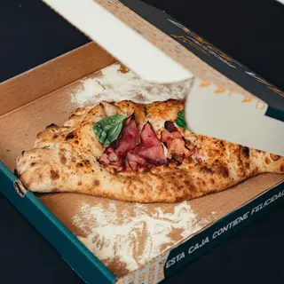 Calzone Napolitano
