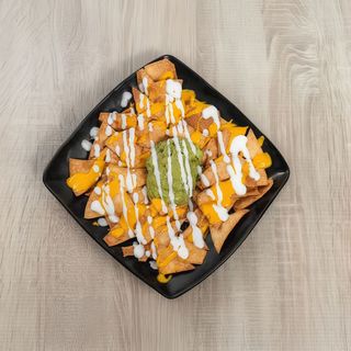 Nachos Con Guacamole