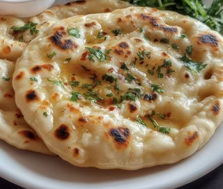 Naan Con Queso Y Ajo