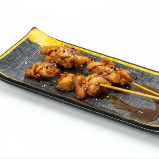 17. Yakitori (2 pinchos.)