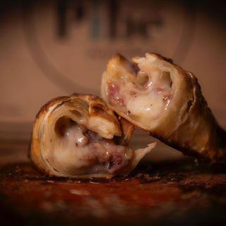 Empanada De Bacon Queso