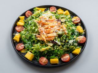 8. Ensalada De Salmón