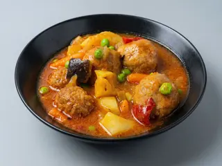 Albóndiga jardinera con sepia ( 250 g.)