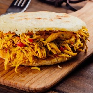 Arepas de pollo con queso