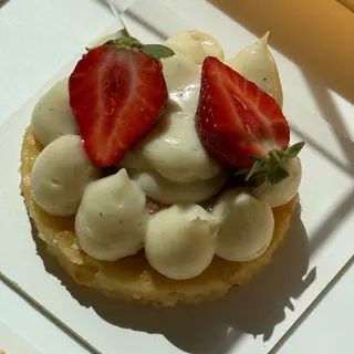 Fresas, pecanas y crema pastelera