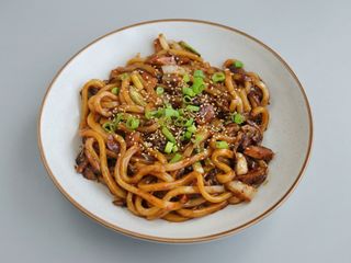 Yakiudon Verduras Y Ternera