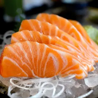 Sashimi salmon (8 Uds.)