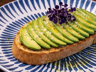 Tostada Con Aguacate