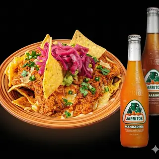 Combo de Nachos de Tinga de Pollo + 2 Jarritos (2 Pax)