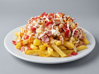 Papas locas con pollo desmenuzado 