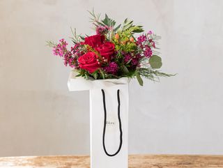 Ramo de Rosas especial San Valentín. Modelo asilvestrado 3 rosas