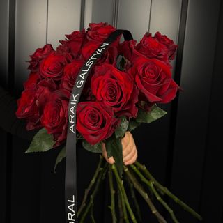 Ramo de 15 rosas rojas