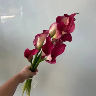 Ramo de 7 calas rosadas