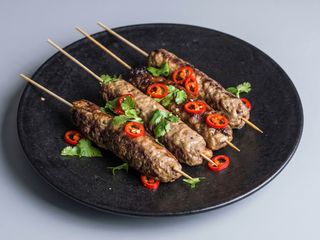 Seekh Kebab + Patatas (3 Uds.)