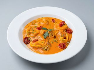 Tortellini relleno salmón y ricota