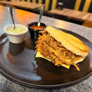 Arepa Rellena Mixta