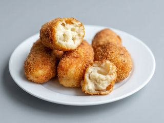 22. Croqueta de pollo 6und