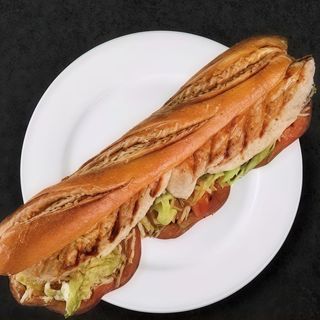 122. Bocadillo vegetal pollo rebozado