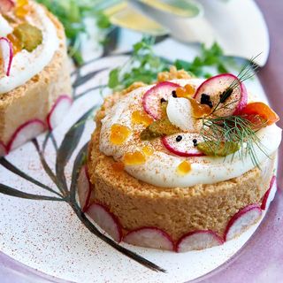 Pastel de Cabarcho con Wakame y sus tostas