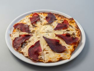 Pizza De Cecina