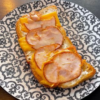 Tosta De Pavita