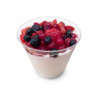 Vaso de Yogur con Frutos del Bosque