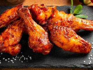 Alitas de pollo con salsa BBQ