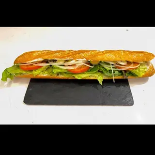 Bocadillo De Lomo Con Vegetales Variados